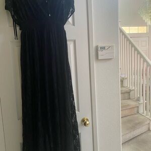 Elegant Black Lace Maxi Dress